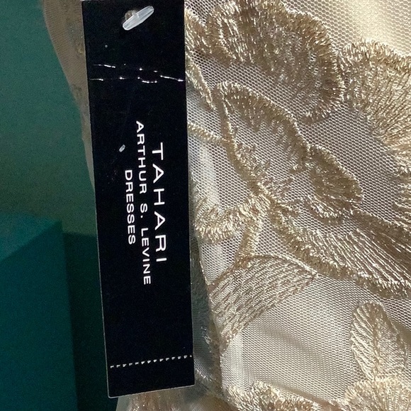 Tahari Champagne Gold Dress Size 10 - Picture 7 of 9